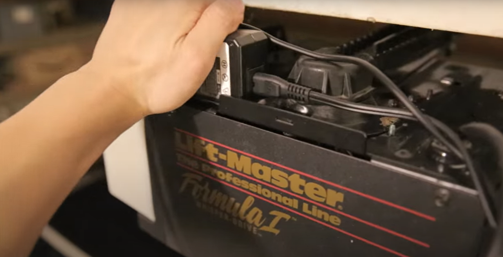 Garage door opener repair service of experts of Garage Door Repair Downtown Sarasota FL.