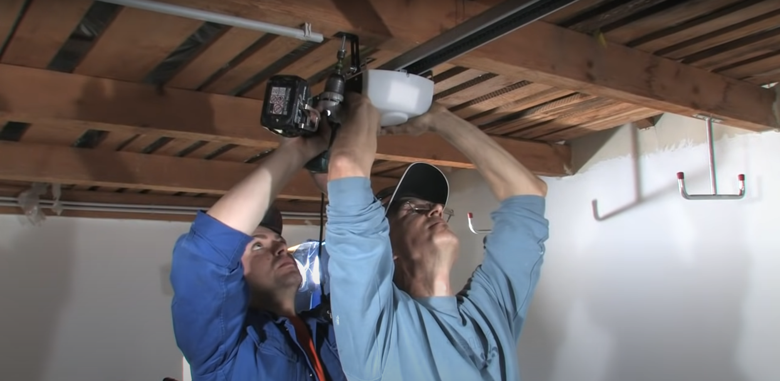 What to Expect During a Garage Door Opener Repair Service